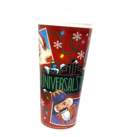 2021 Universal Studios Christmas Holiday Freestyle Cup - Picture 2 of 3